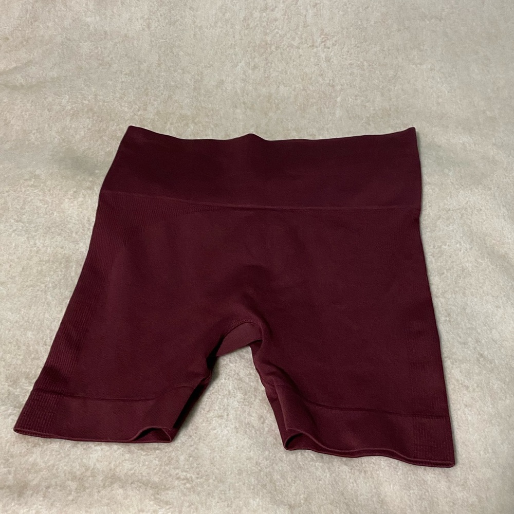 SETactive size Small Sculptflex Shorts in Hug